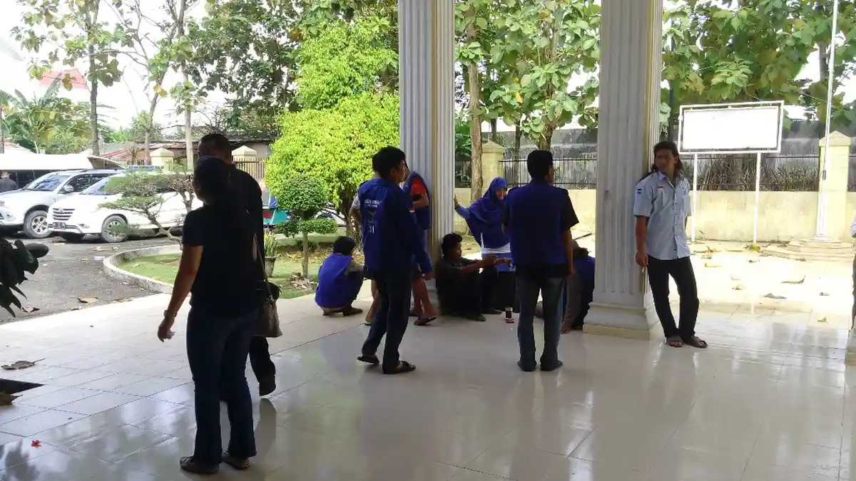Pencalonan Bupati Dianulir KPU Jelang Pelaksanaan Pilkada, JR Saragih Datangi PT TUN Sumut