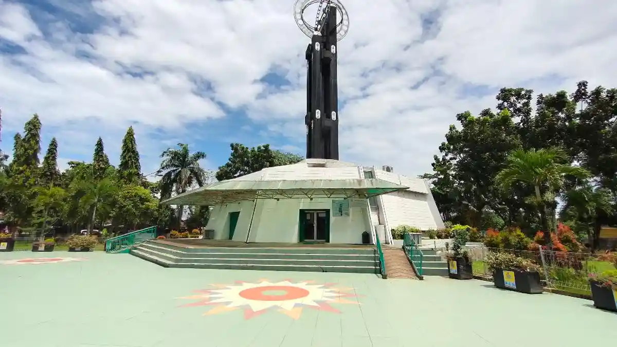 Inilah Sejarah Tugu Khatulistiwa Pontianak
