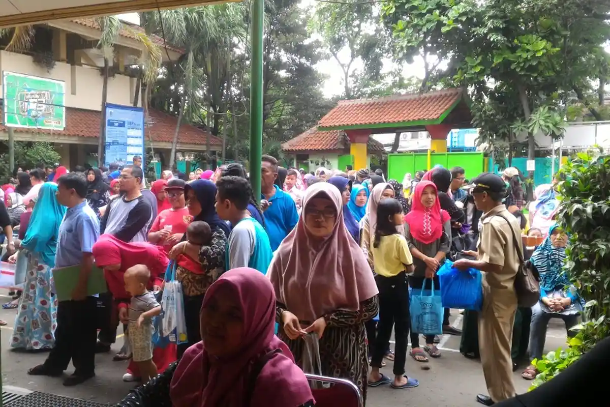 Anaknya Tak Lolos PPDB DKI Jakarta Karena Aturan Usia, Ribuan Orangtua Murid Mengadu ke Komnas PA