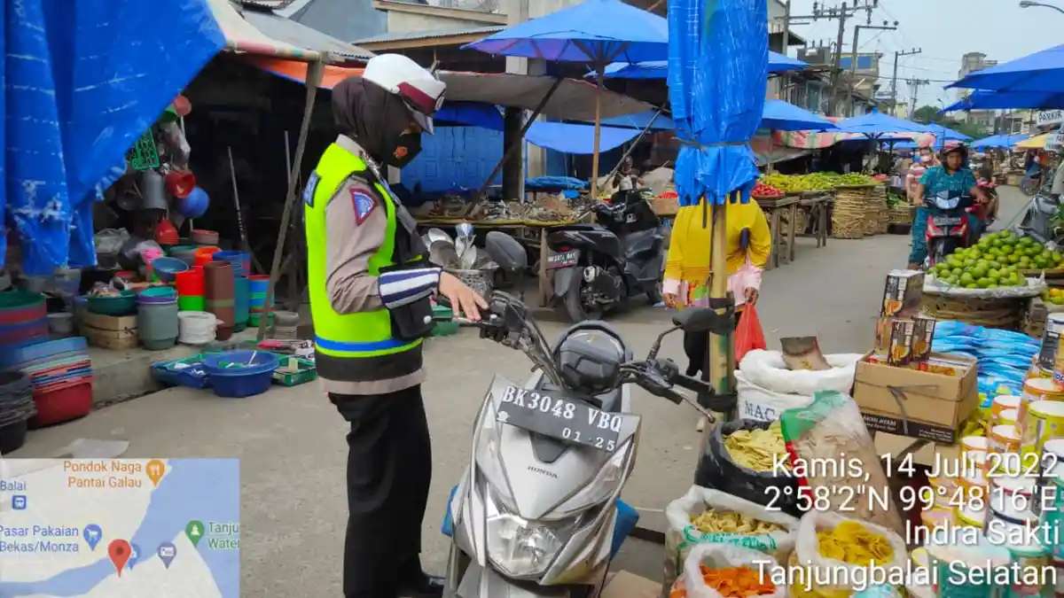 Hindari Macet Satlantas Polres Tanjungbalai Tertibkan Parkir Serta PKL yang Menggunakan Badan Jalan