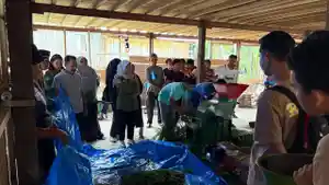 Tim-PKM-Universitas-Sulawesi-Barat-Unsulbar-di-Desa-Adolan-Majene.jpg