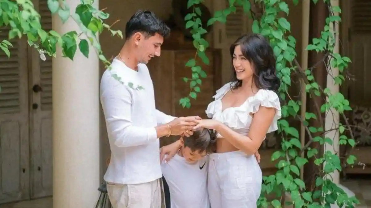 Deretan Potret Romantis Jessica Iskandar Dilamar Vincent Verhaag di Hadapan El Barack