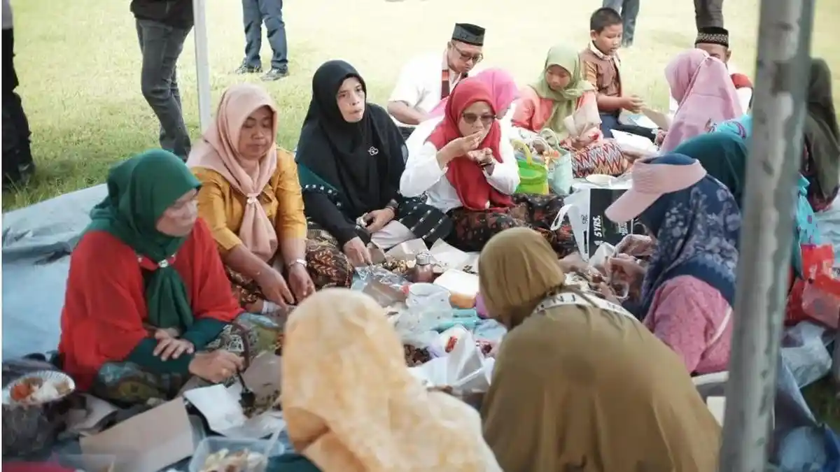 Warga Depok Rayakan Lebaran 12 April, Apa Itu Lebaran Kukusan?