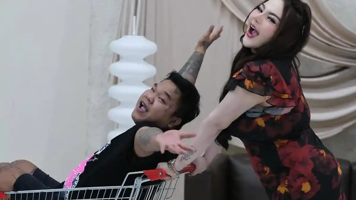 Bongkar Chat Perselingkuhan Suami, Lisa Mariana Disemprot King Nassar: Boleh Dong Orang Nanya