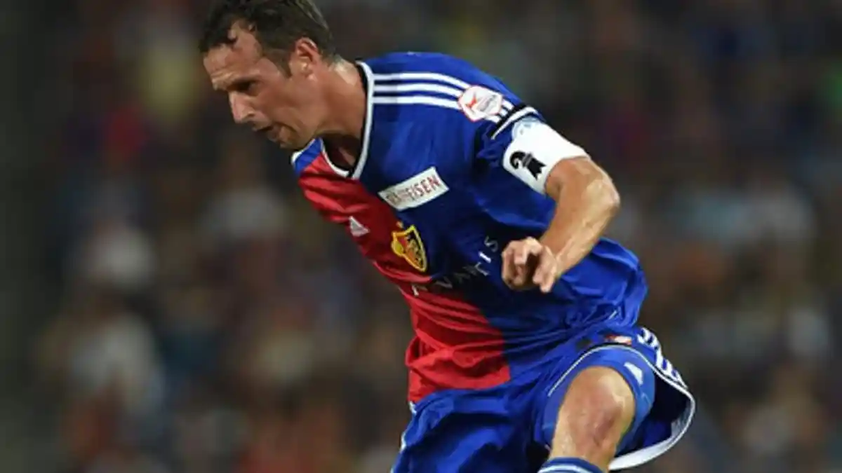 FC Basel vs Liverpool: Marco Streller Jebol Gawang Liverpool