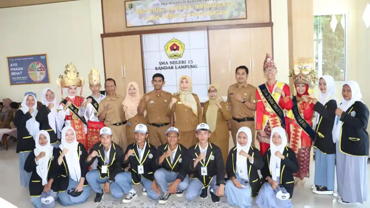Kepsek SMAN 15 Bandar Lampung Beberkan Program Sekolah Sehat ke OSIS SMAN 1 Bangkunat Belimbing - Bangkunat-belimbing1.jpg