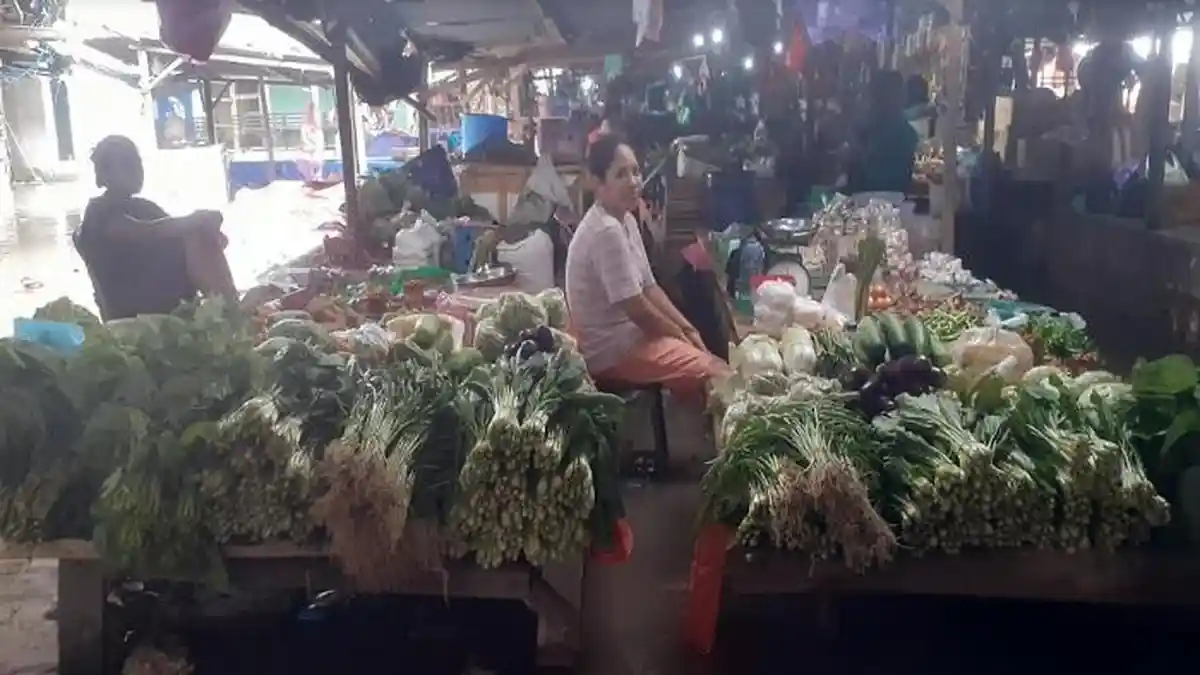 Banjir Rob Hantam Pasar Oesapa Kota Kupang