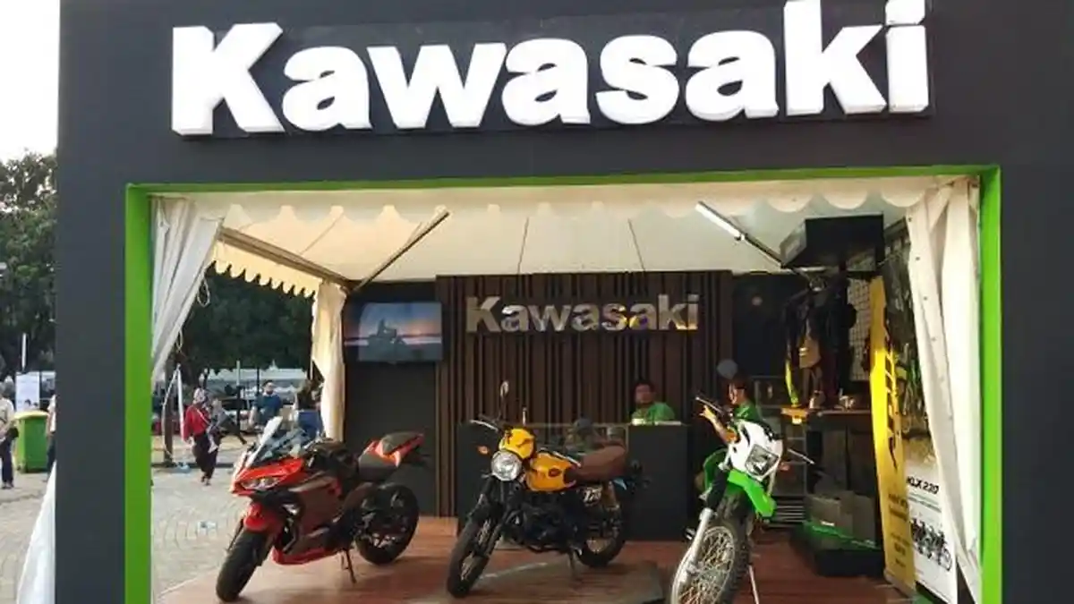 Kawasaki Beri Diskon Menarik di Otobursa Tumplek Blek