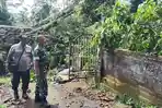 Pohon-tumbang-menimpa-Pura-Dalem-Pingit-Banjar-Mantring-Desa-Petak-Kaja-89.jpg