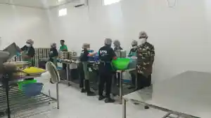 Para-relawan-di-Dapur-MBG-Malaka-Timur-Malaka-sedang-sibuk-bekerja-Rabu-2942026.jpg