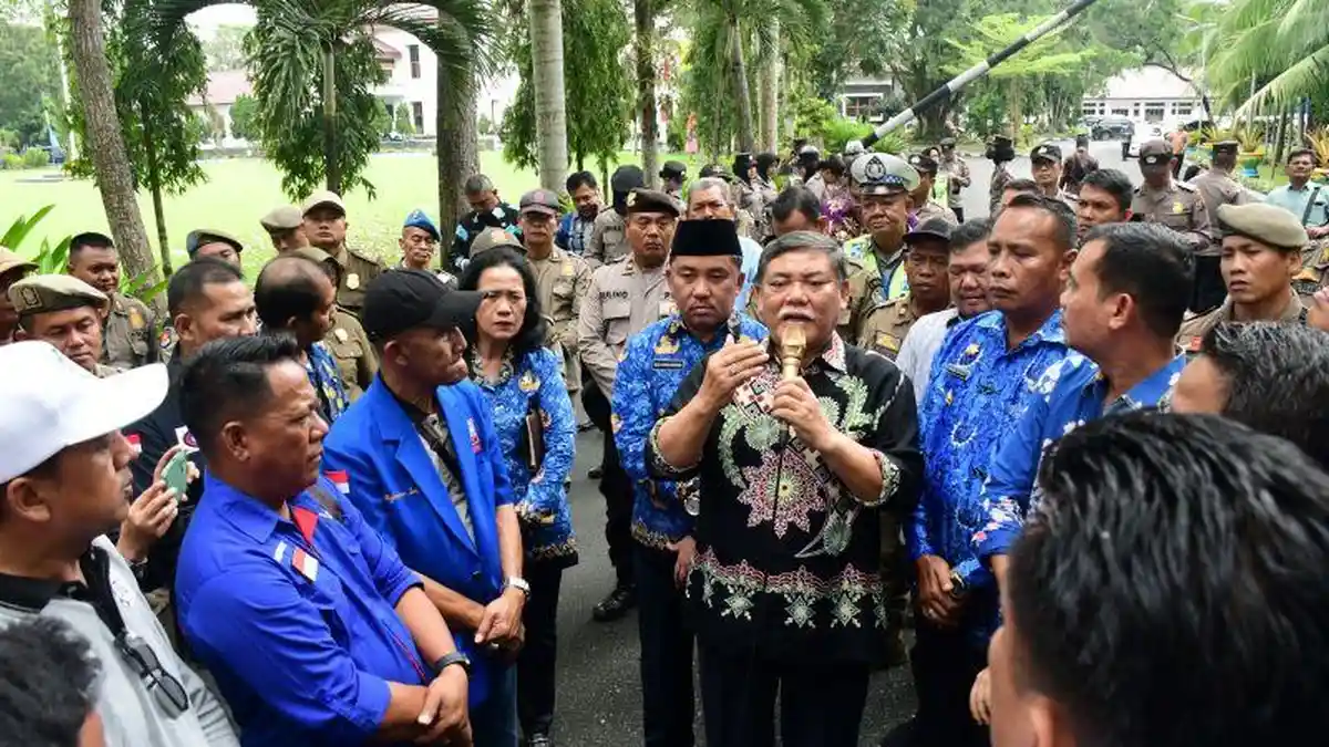 Plt Bupati Deliserdang Sahuti Tuntutan Buruh