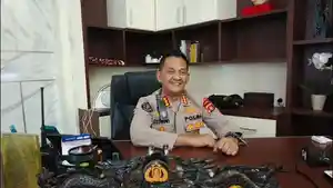 Foto-Kabid-Humas-Polda-Gorontalo-Kombes-Pol-Desmont-Harjendro.jpg