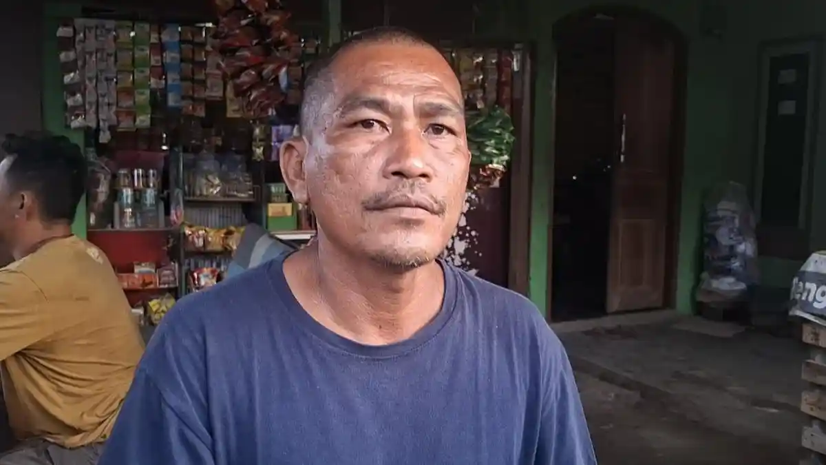 Curahan Hati Sopir Pengangkut Sampah TPA Air Sebakul, Mobil Rusak-Pelanggan Protes