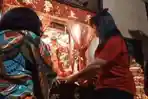 Ritual Sakral Jelang Imlek 2026 di Klenteng Tjoe Tik Kiong Tulungagung, 9 Dewa Ganti Baju Merah
