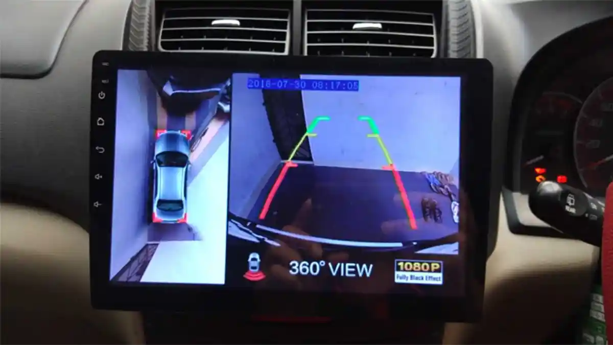 Mobil Seperti Pakai Drone dengan Fitur Kamera 360 Derajat