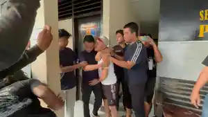 Polisi-mengamankan-dua-orang-terduga-pelaku-penganiayaan-berat-di-Wonomulyo-Polman.jpg