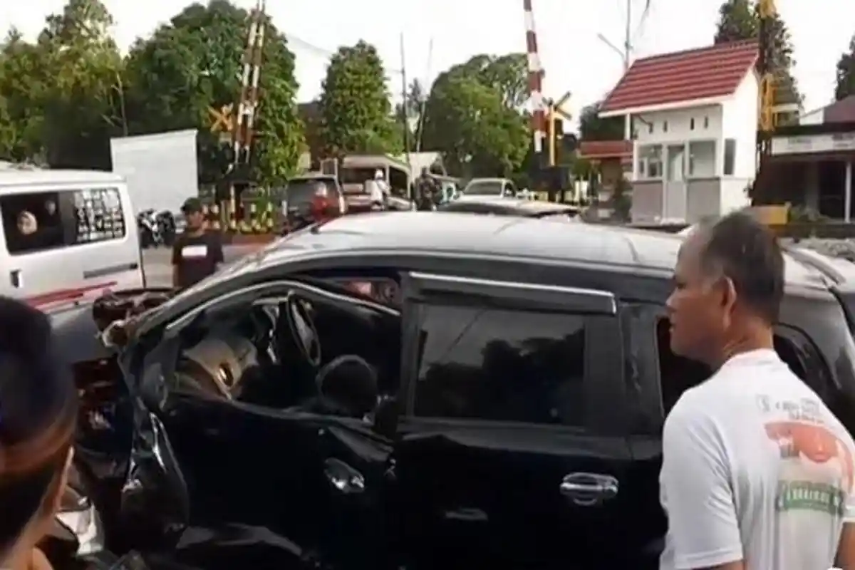 Populer Sumbar: Pengemudi Tewas Ditabrak KA di Pariaman dan Imbauan Soal Tahun Baru di Bukittinggi