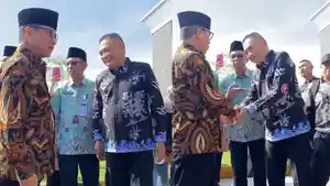 Candaan-Mendes-PDTT-Yandri-Susanto-Disambut-Bupati-Rachmat-Riyanto-Yang-Marah-Waktu-Upacara-Itu-ya.jpg