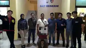 Pelaku-diamankan-di-Polres-Lebong-23-jan.jpg