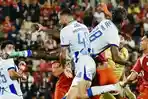 Persib-Bandung-Patricio-Matricardi-Ramon-Tanque-berduel-udara-pemain-Persijap-Jepara.jpg