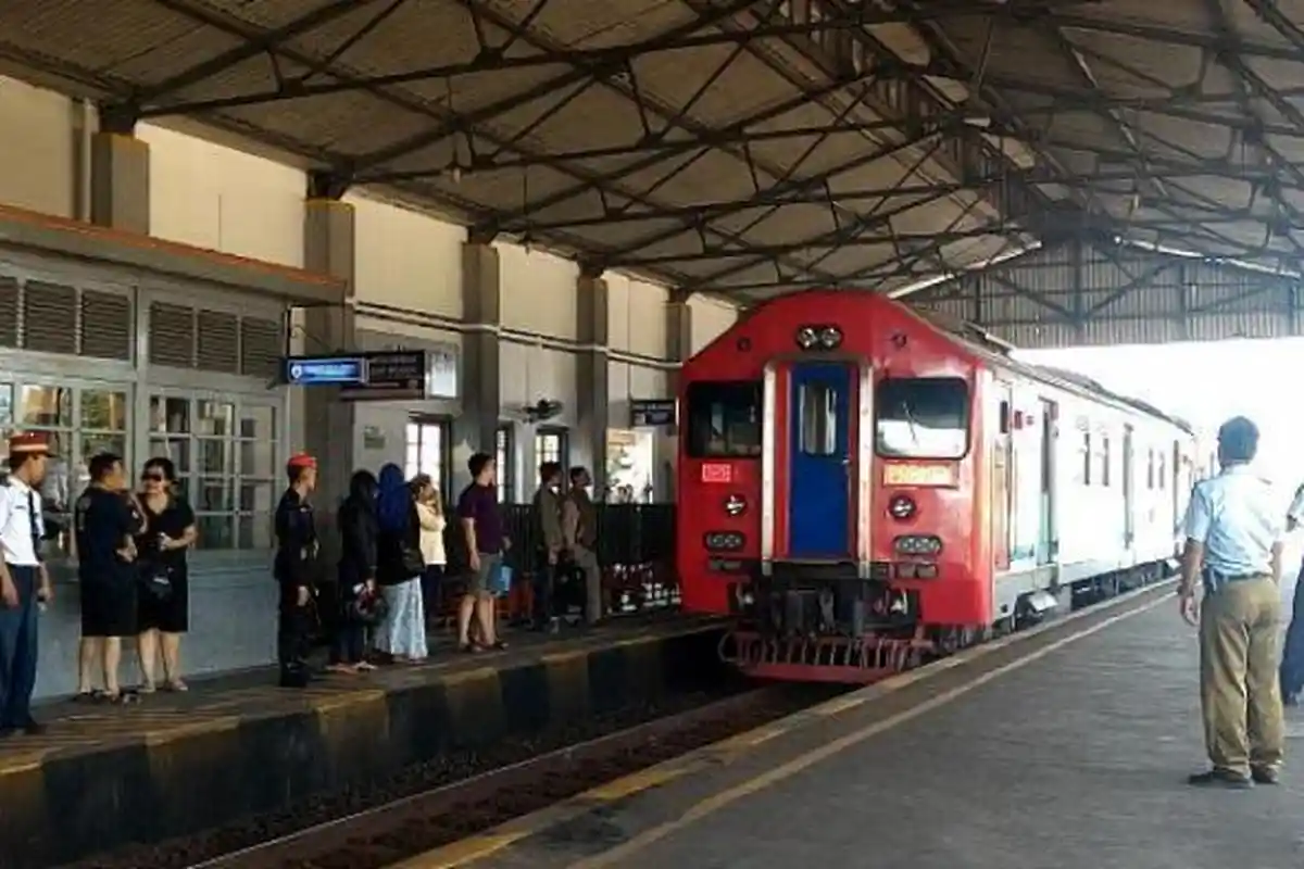 Jadwal Prameks Prambanan Ekspress Rute JOGJA - KUTOARJO, Keberangkatan Sore Pukul 17.50 WIB