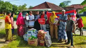 Telkomsel-menyalurkan-bantuan-kepada-korban-terdampak-gempa-Tuban.jpg