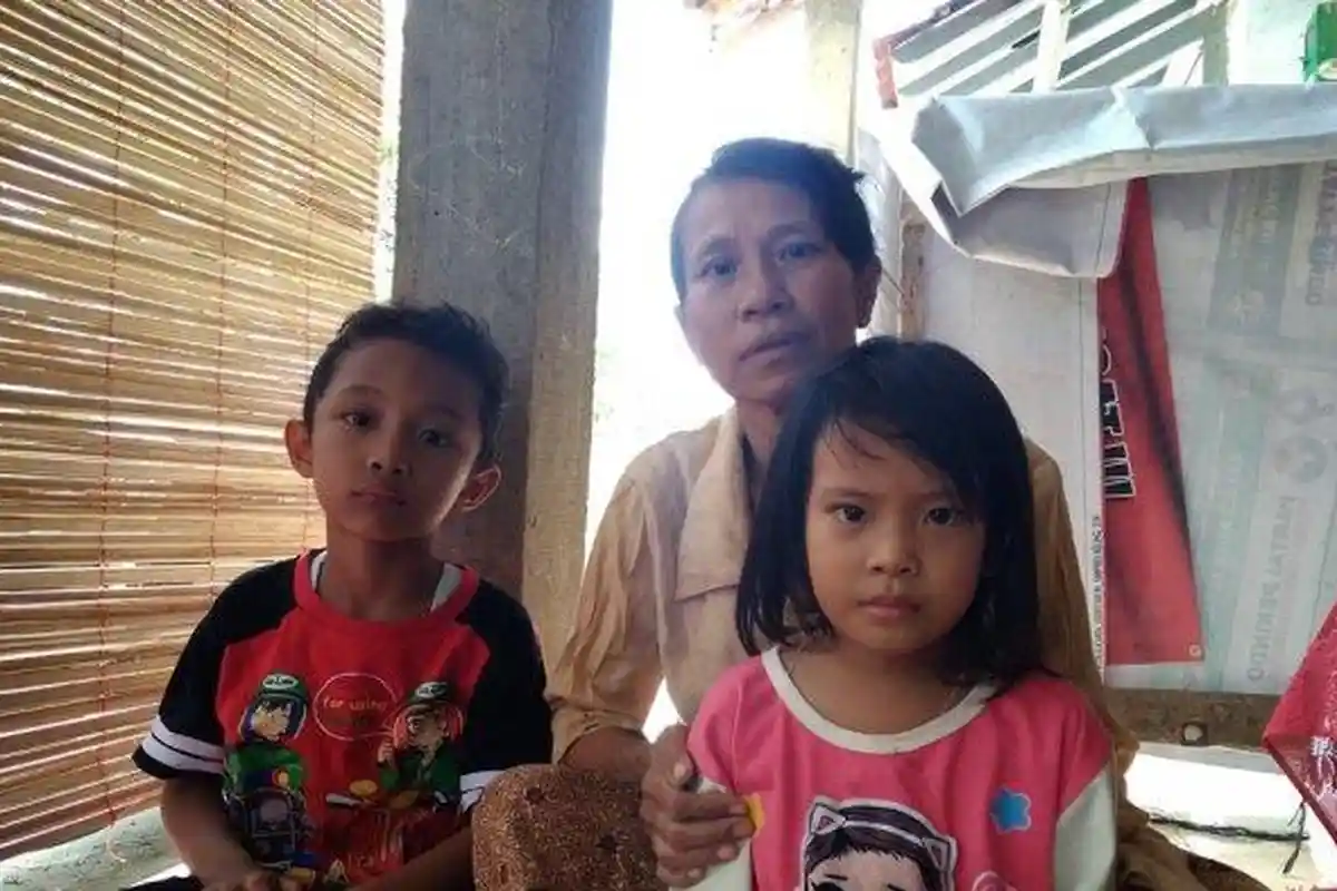 Demi Anaknya Kembali, Perempuan Ini Rela Telanjang di Kebun, Kemudian Lakukan Gerakan Ini