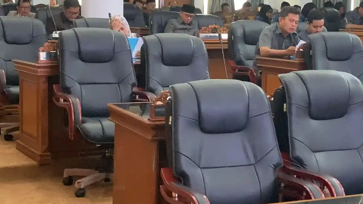 Ternyata Ini Alasan Banyak Kursi DPRD Majalengka Kosong saat Bahas Raperda Strategis