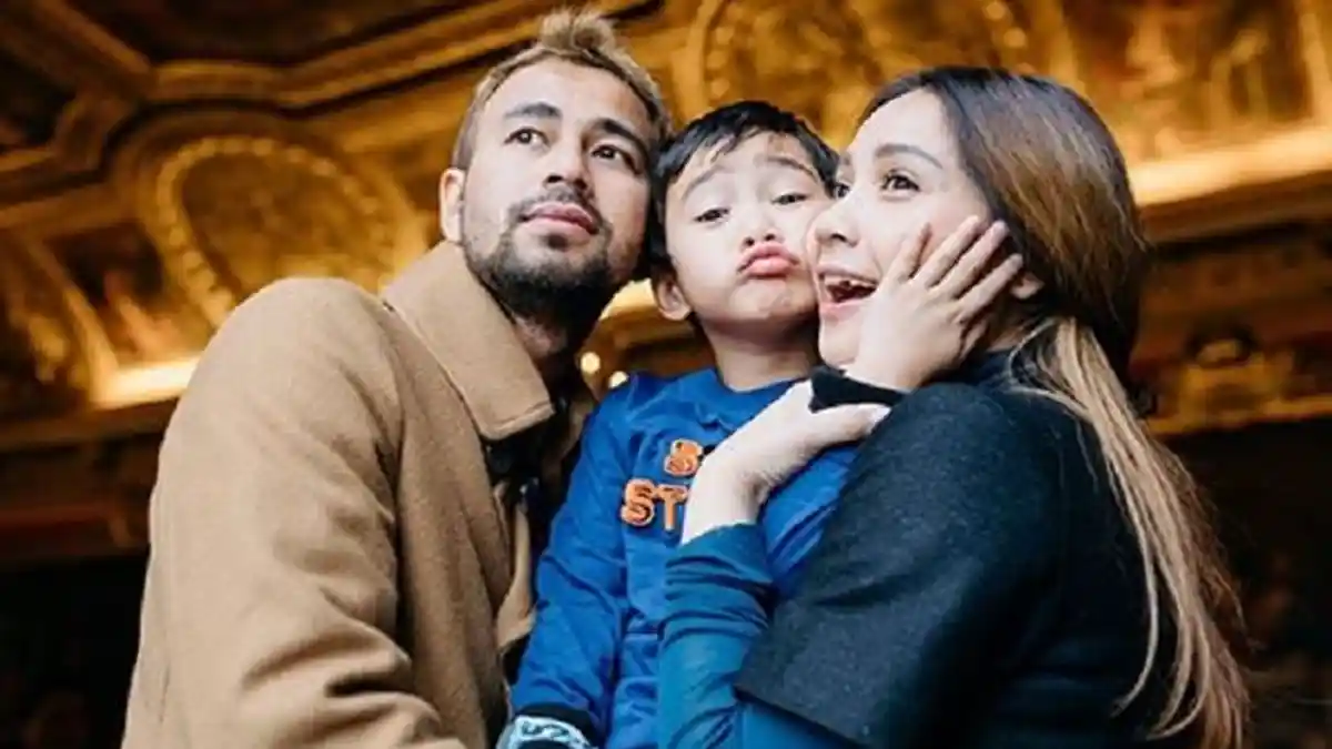 Berawal Candaan Raffi Ahmad, Rafathar Pamer iPhone 11, Nagita Slavina Langsung Tegur Anaknya