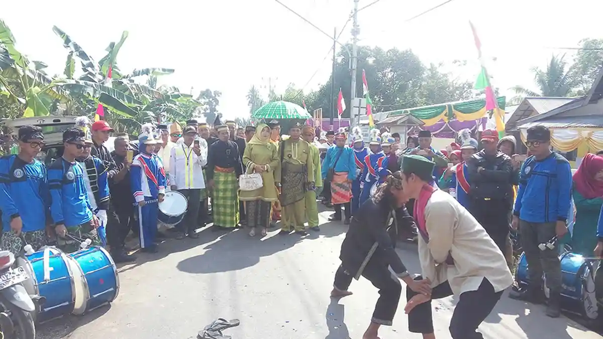Peringati HUT ke-113, Desa Sungai Rengas Gelar Karnaval Budaya
