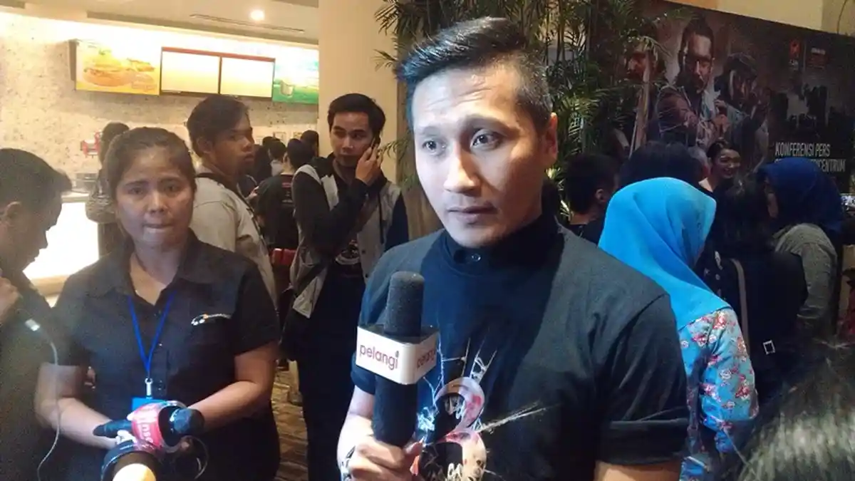 Di Perusahaan, Arie Untung Kebagian Jadi Bawahan Istri