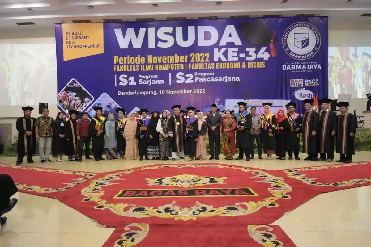 Wisuda ke-34 IIB Darmajaya Bertabur Beasiswa, Kepala LLDikti Wilayah II Palembang Beri Pesan Khusus