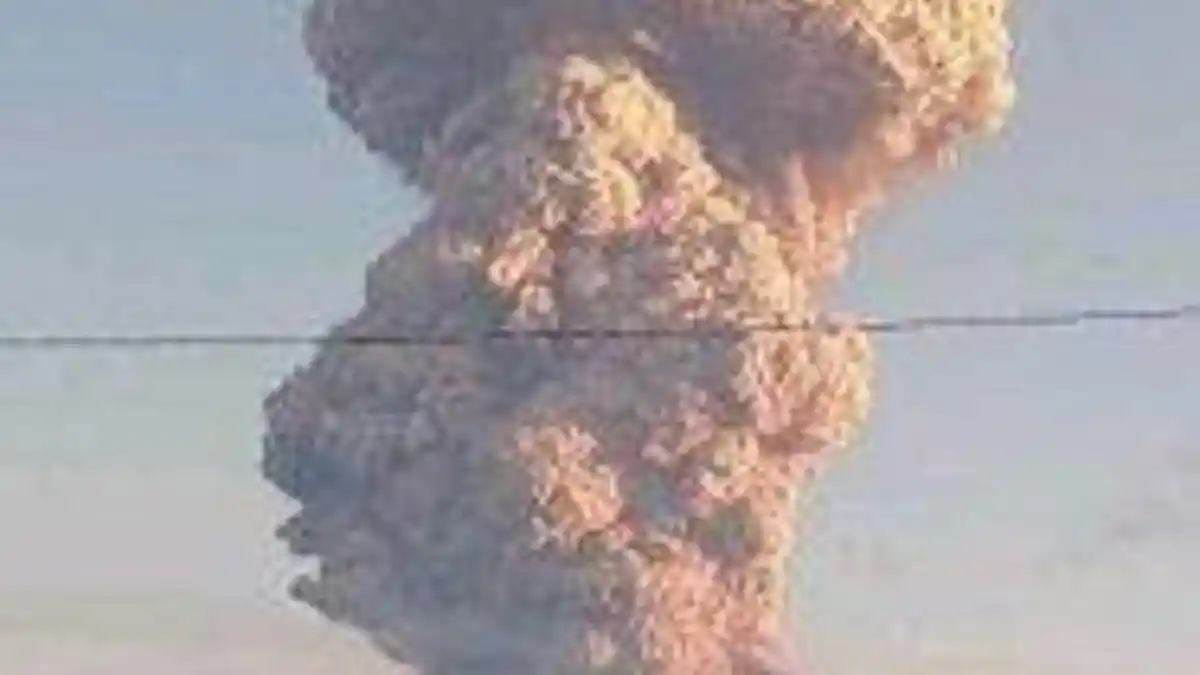 Imbas Erupsi Gunung Lewotobi NTT, 12 Penerbangan Internasional Dibatalkan