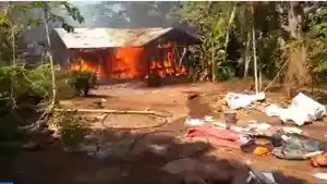 Kebakaran-rumah-di-Ngada.jpg