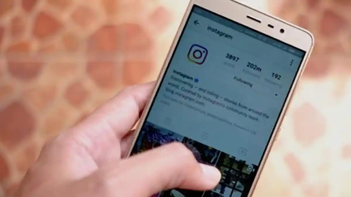 Tutorial Membuat Postingan Instagram 3x3 yang Tengah Viral & Estetik, Gunakan Aplikasi Foto Berikut!