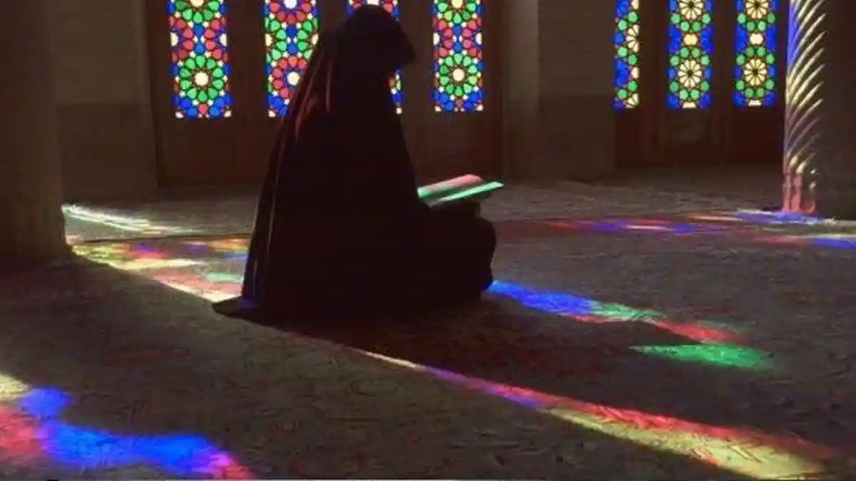 Iktikaf di 10 Hari Terakhir Ramadhan, Ini Hukum Bagi Perempuan yang Mengerjakannya