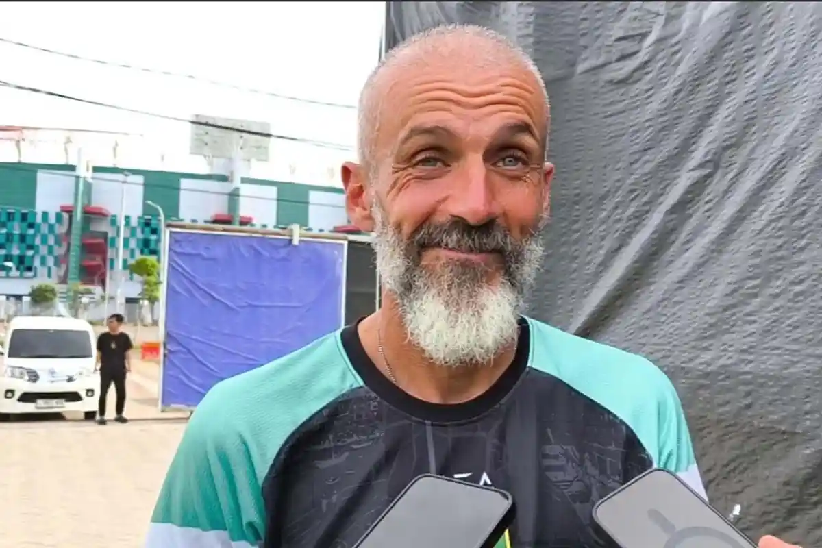 Bonek Mulai Minta Eduardo Perez Mundur dari Kursi Pelatih Persebaya, Ini Respon Sang Pelatih