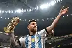 messi-pegang-trofi-juara-dunia.jpg