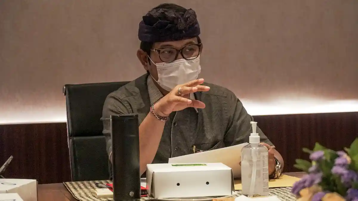 Pimpin Rapat, Sekda Badung Adi Arnawa Ingatkan Perusahaan Daerah Mesti Punya Misi Profit Oriented