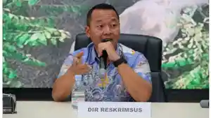 Direktur-Reskrimsus-Polda-Riau-Kombes-Pol-Ade-Kuncoro-Ridwan-ekspos-gajah-mati.jpg
