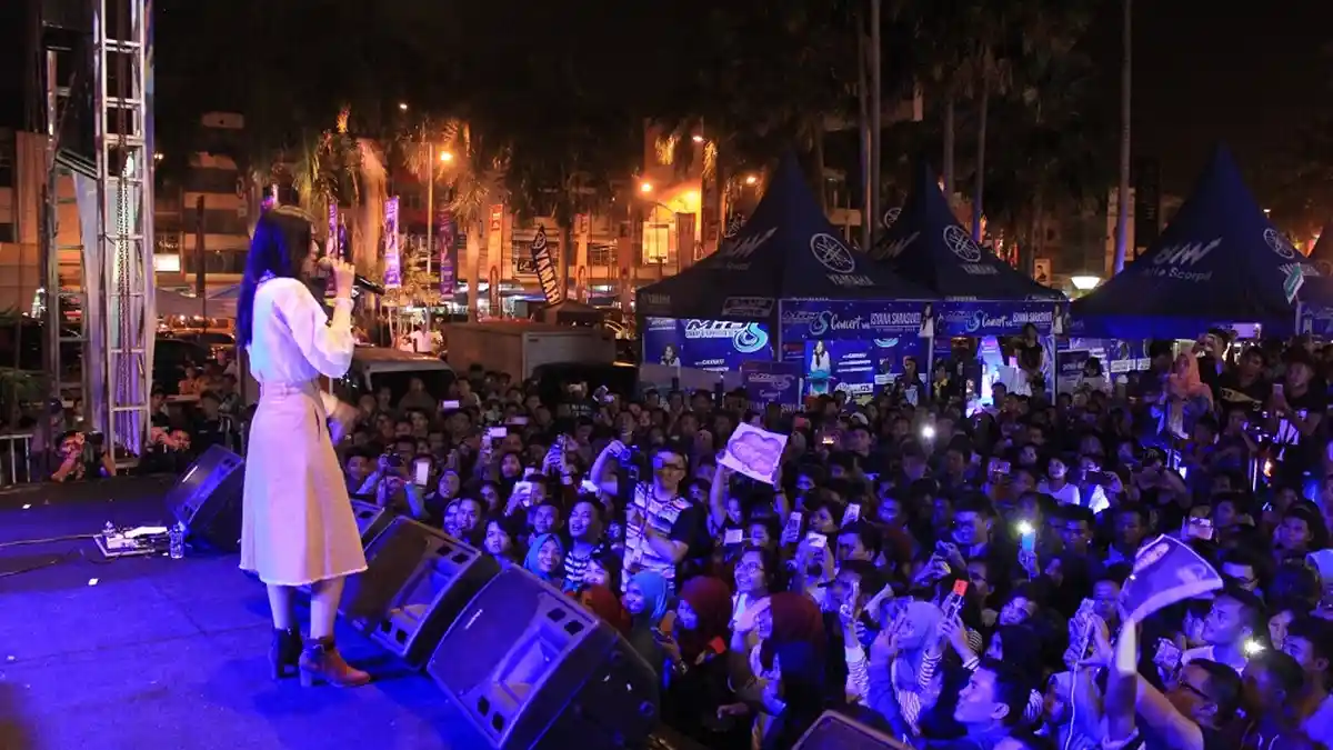 Roadshow Isyana Sarasvati Bareng Yamaha Mio S Menyapa Publik Medan