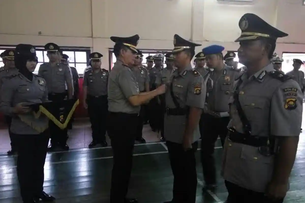 Ratusan Pejabat di Lingkungan Polda Polres dan Polresta di Jambi Dimutasi
