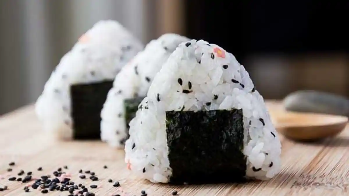 Pria Jepang Meninggal Dunia Usai Tersedak Onigiri di Kontes Makan Cepat