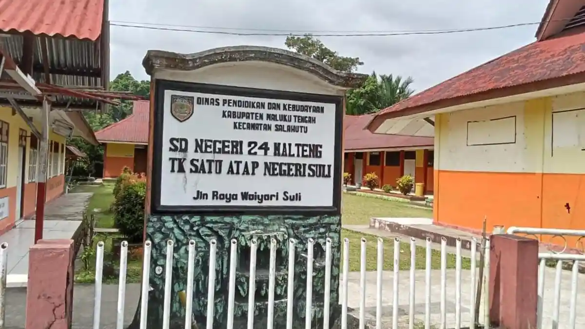 Husen Mukadar 'Diam' Menyoal Konflik di SD Negeri 24 Maluku Tengah