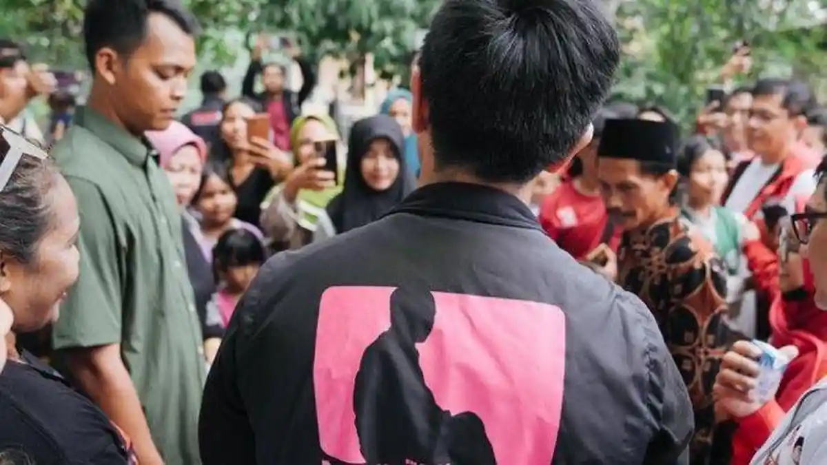 FEDI Nuril Sentil Kaesang Pangarep Blusukan Pakai Rompi 'Putra Mulyono': Saya Dibilang Gak Sopan