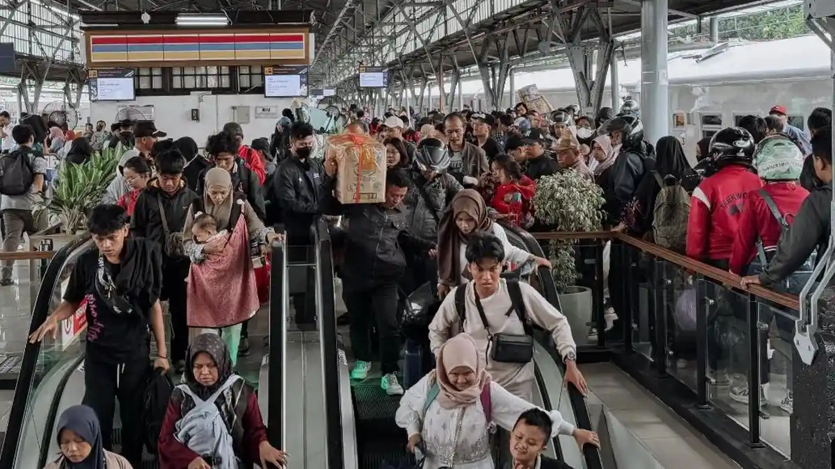 Update Arus Balik Via Kereta Api: Hingga H+5 Lebaran, Lebih dari 515.000 Penumpang Tiba di Jakarta