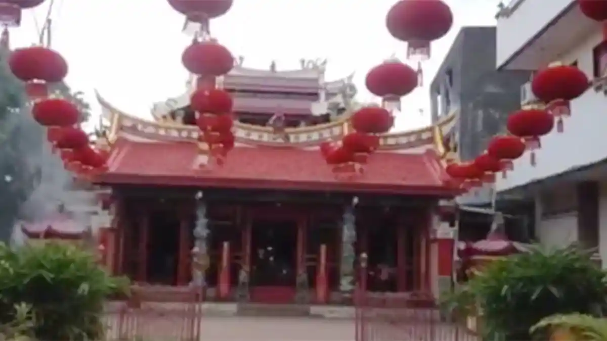 Klenteng Ben Hing Kiong di Kota Manado Berbenah Menjelang Imlek - klenteng-ben-hing-kiong_20160203_174519.jpg