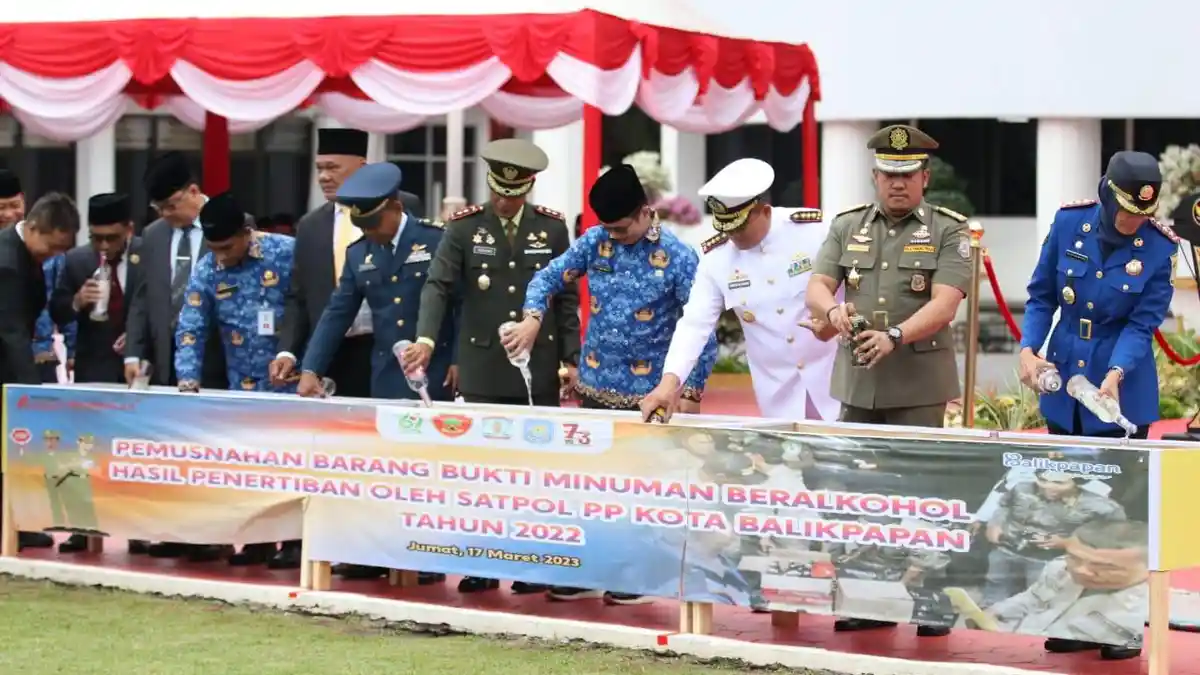 Ada 1.696 Botol Miras Dimusnahkan dalam Rangkaian HUT Satpol PP, Damkar dan Satlinmas Balikpapan
