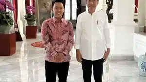 Sekretaris-Pribadi-Iriana-Joko-Widodo-Sendi-Fardiansyah-saat-bertemu-Presiden.jpg