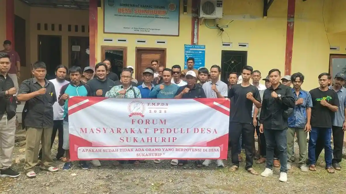 Diduga Tidak Transparan, Sejumlah Warga di Pangandaran Geruduk Kantor Desa